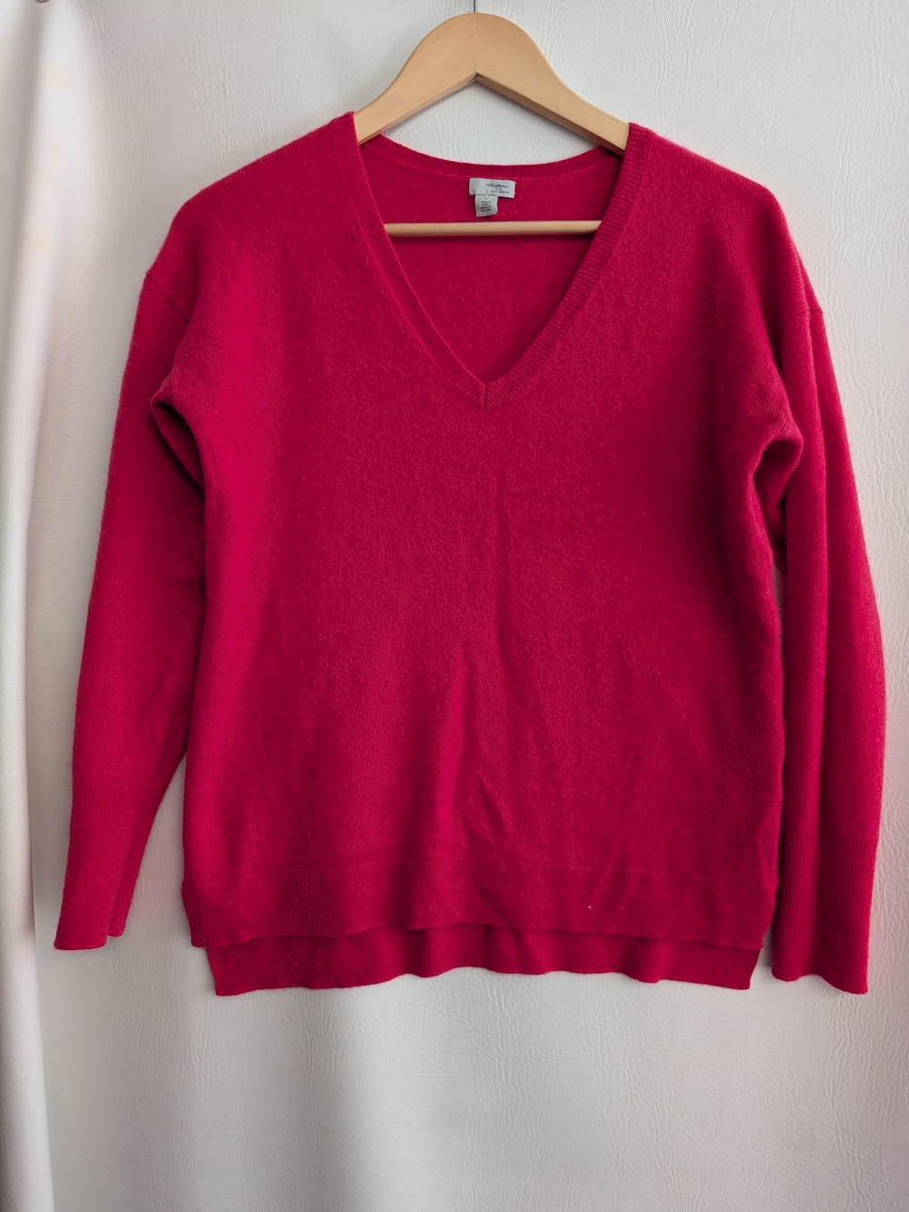 Halogen Cashmere Coral V-Neck Sweater - L
